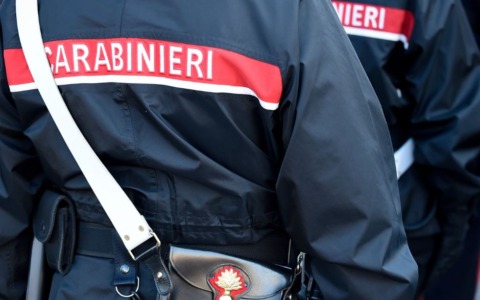 Arrestati due uomini per propaganda terroristica e spaccio di droga
