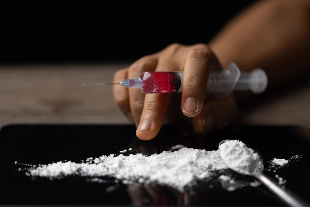 Finge un malore per evitare l’arresto, ma viene fermato