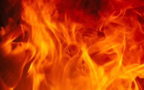 Incendio in cantiere: operaio ferito dopo il rogo di un quadro elettrico