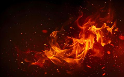 Incendio in un’azienda di rifiuti nell’hinterland milanese