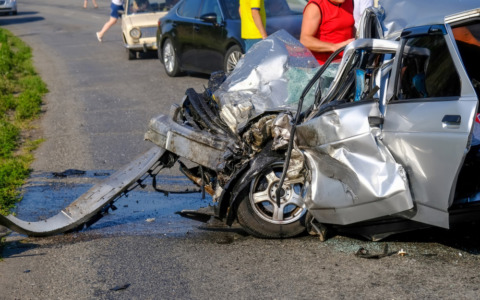 Incidente sull’A7: camion di polli si ribalta e provoca traffico in tilt