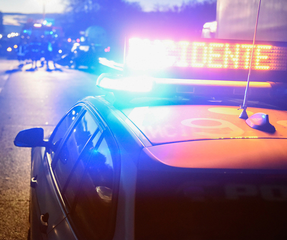 Grave incidente tra auto e moto: due ragazzi feriti, uno in codice rosso