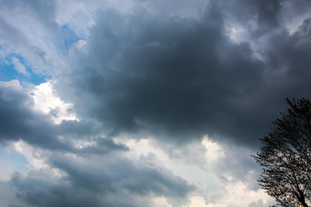 Allerta meteo gialla per temporali e grandine a Milano