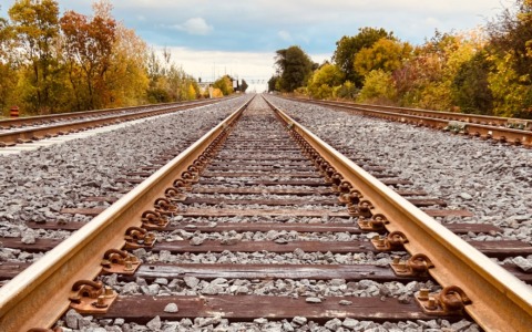 Ragazzo di 29 anni muore investito da un treno a Greco Pirelli