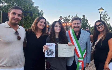 Sofia Dimattia premiata ad Assago per il suo racconto benefico contro gli avvelenamenti da bocconi killer