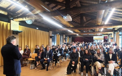 Oltre ottocento colloqui per la prima Fiera del Lavoro di Assago